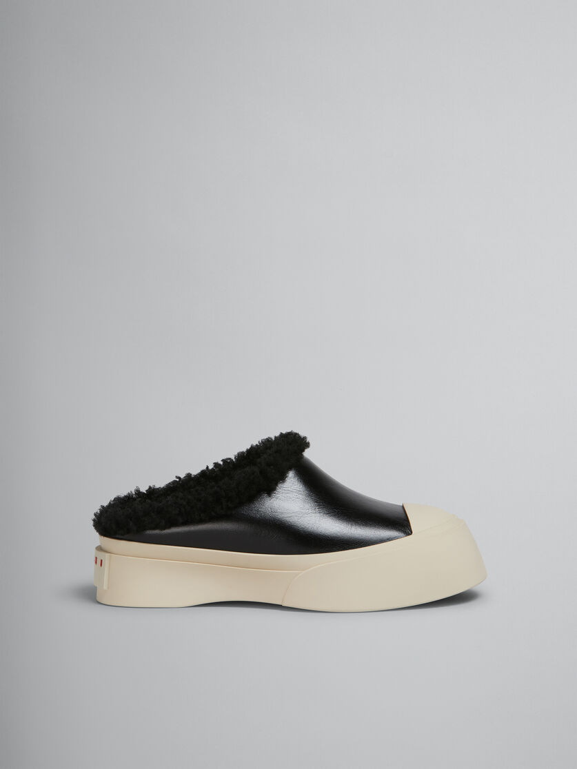 Sabots Pablo noirs en cuir et shearling - Sneakers - Image 1