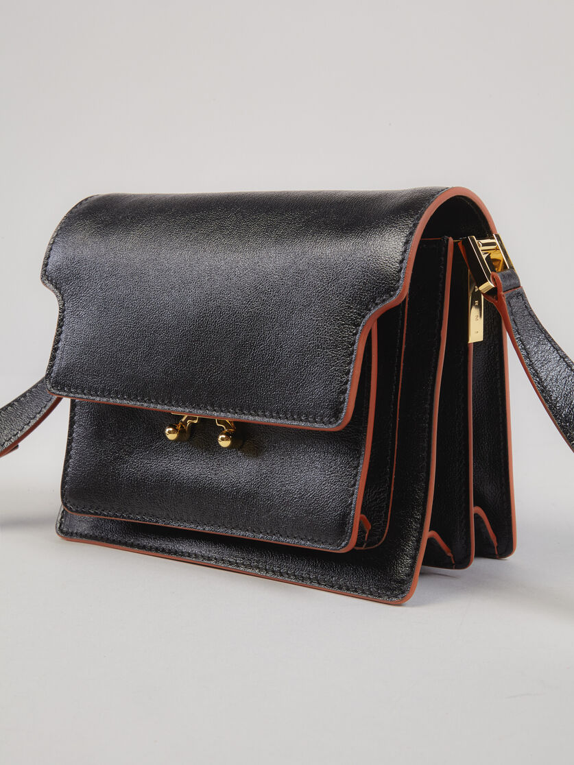 Mini-sac TRUNK SOFT en cuir rose - Sacs portés épaule - Image 4