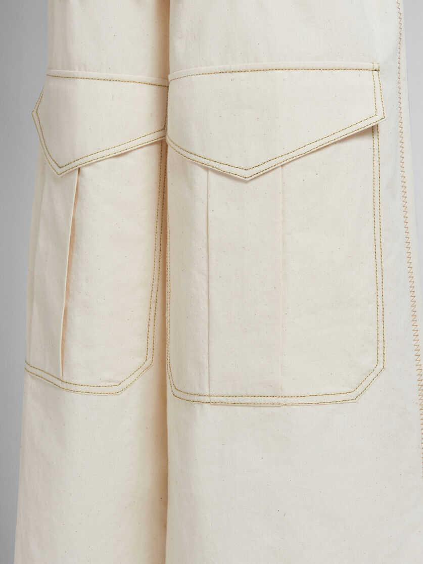 Pantaloni cargo in tela di cotone biologico beige chiaro con impunture Marni - Pantaloni - Image 5