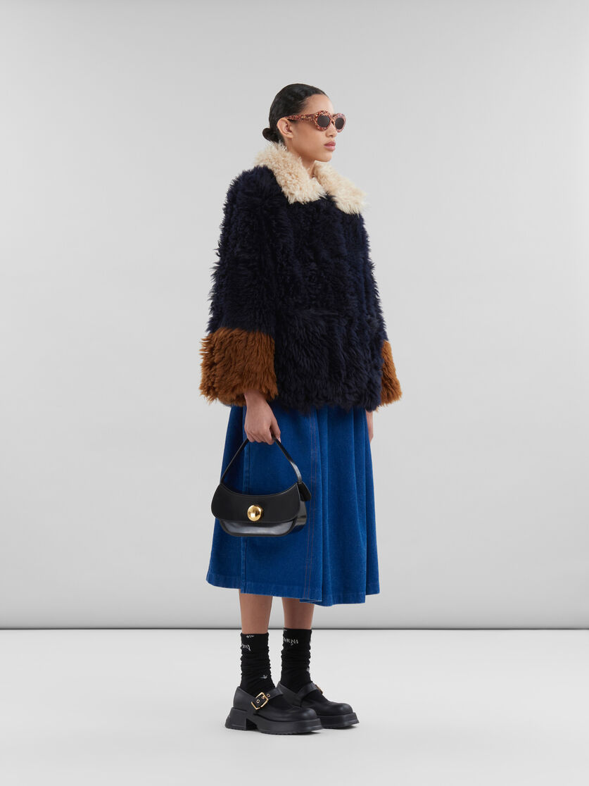 Giacca in shearling a pelo lungo blu navy con finiture a contrasto - Giacche - Image 6