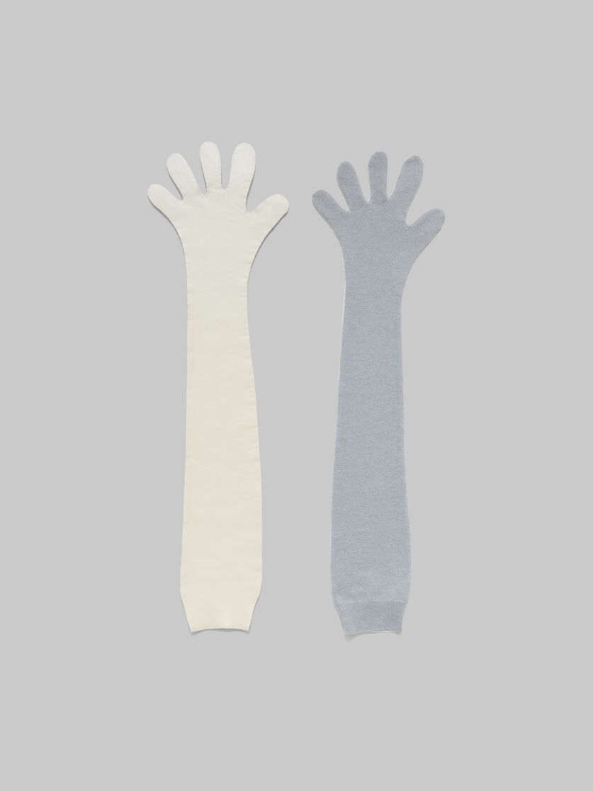 Guantes largos de lana y cachemira color gris y blanco - Guantes - Image 1