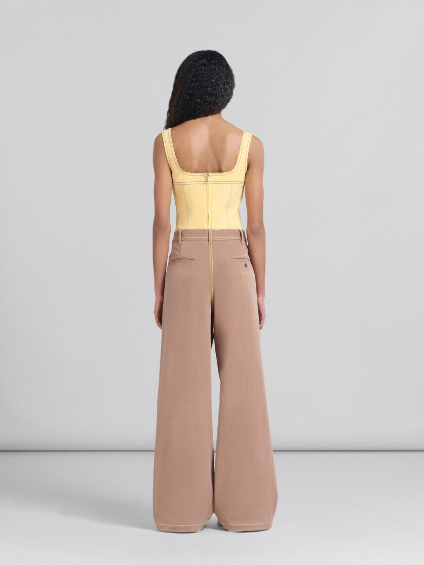Pantalon en denim organique marron avec coutures contrastées - Pantalons - Image 3