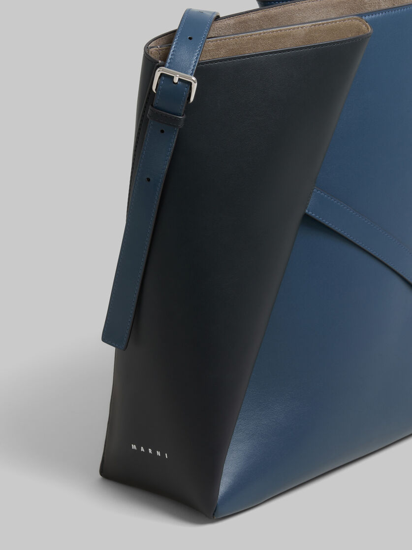 Deep blue and black leather Reverse hobo bag - Shoulder Bag - Image 5