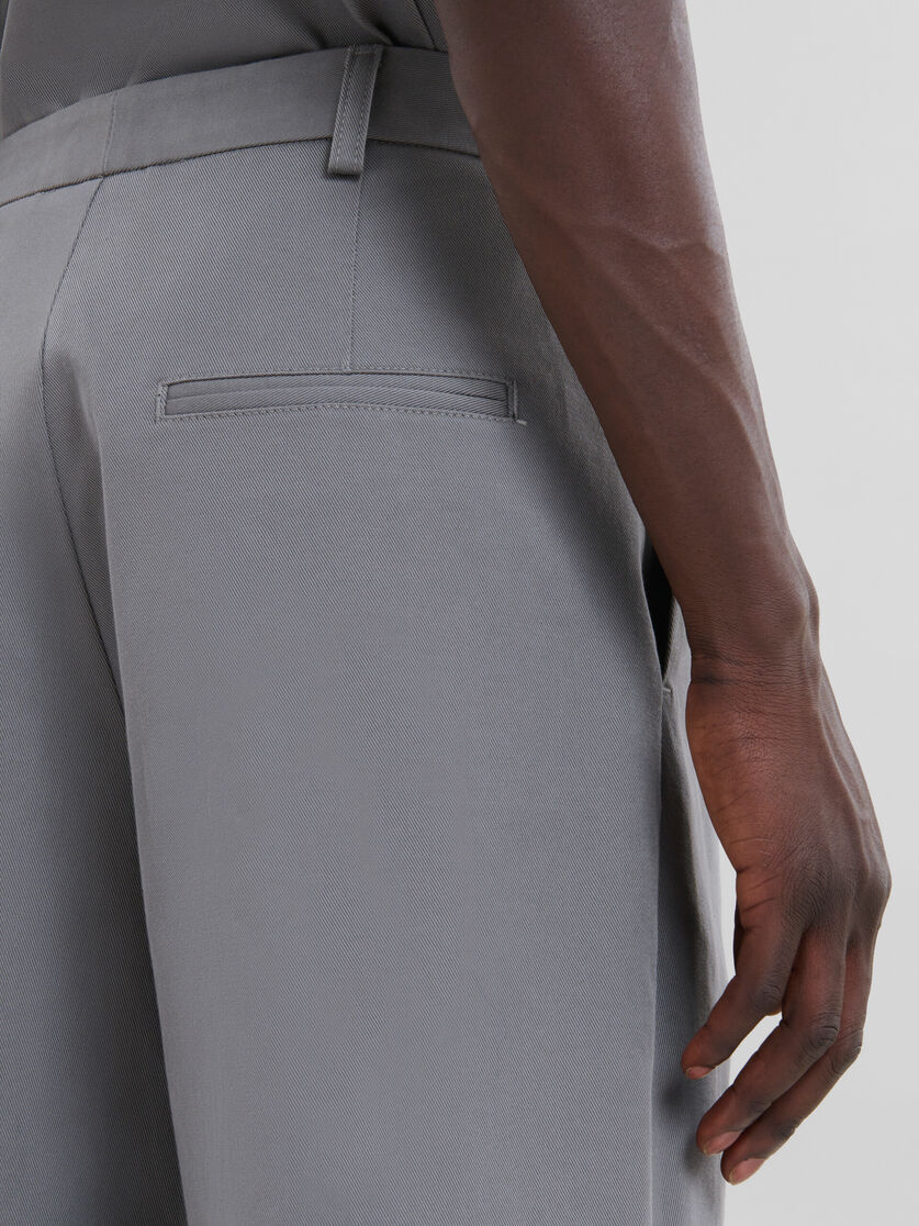 Pantaloni classici in gabardina grigia - Pantaloni - Image 4