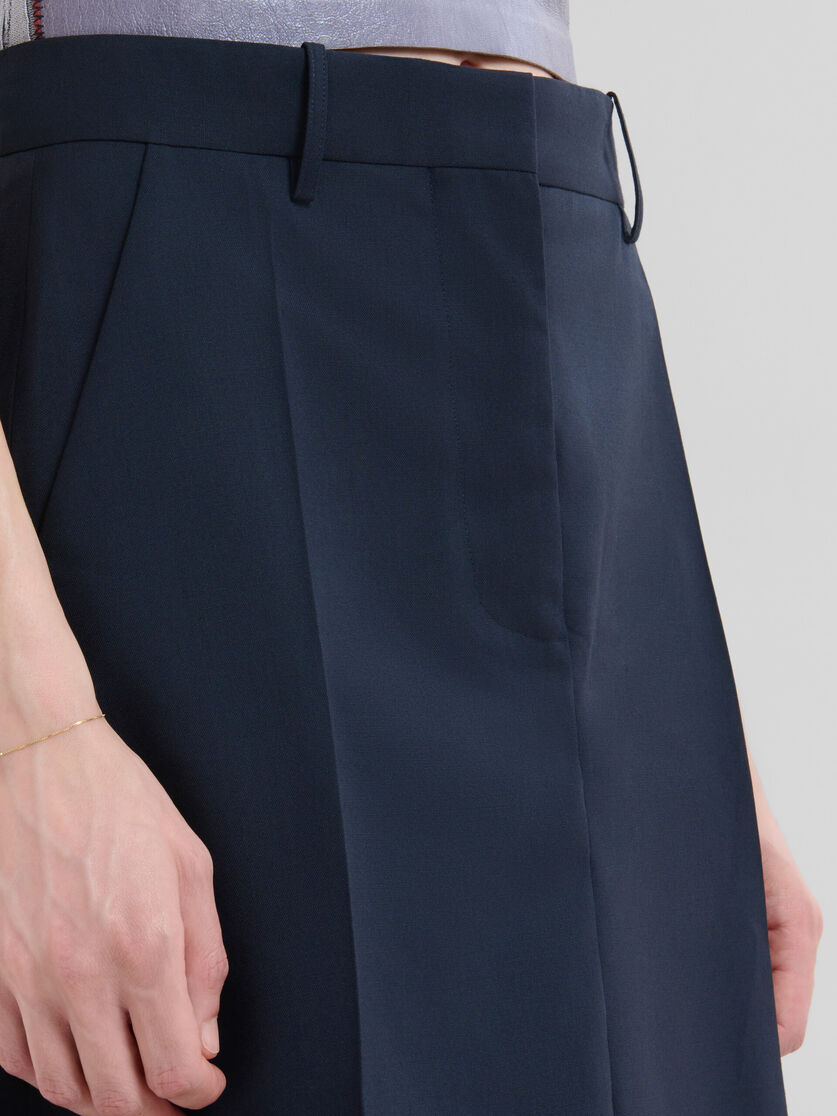 ディープブルー ウール製 ミディ丈スカート、プレスプリーツ - スカート - Image 4