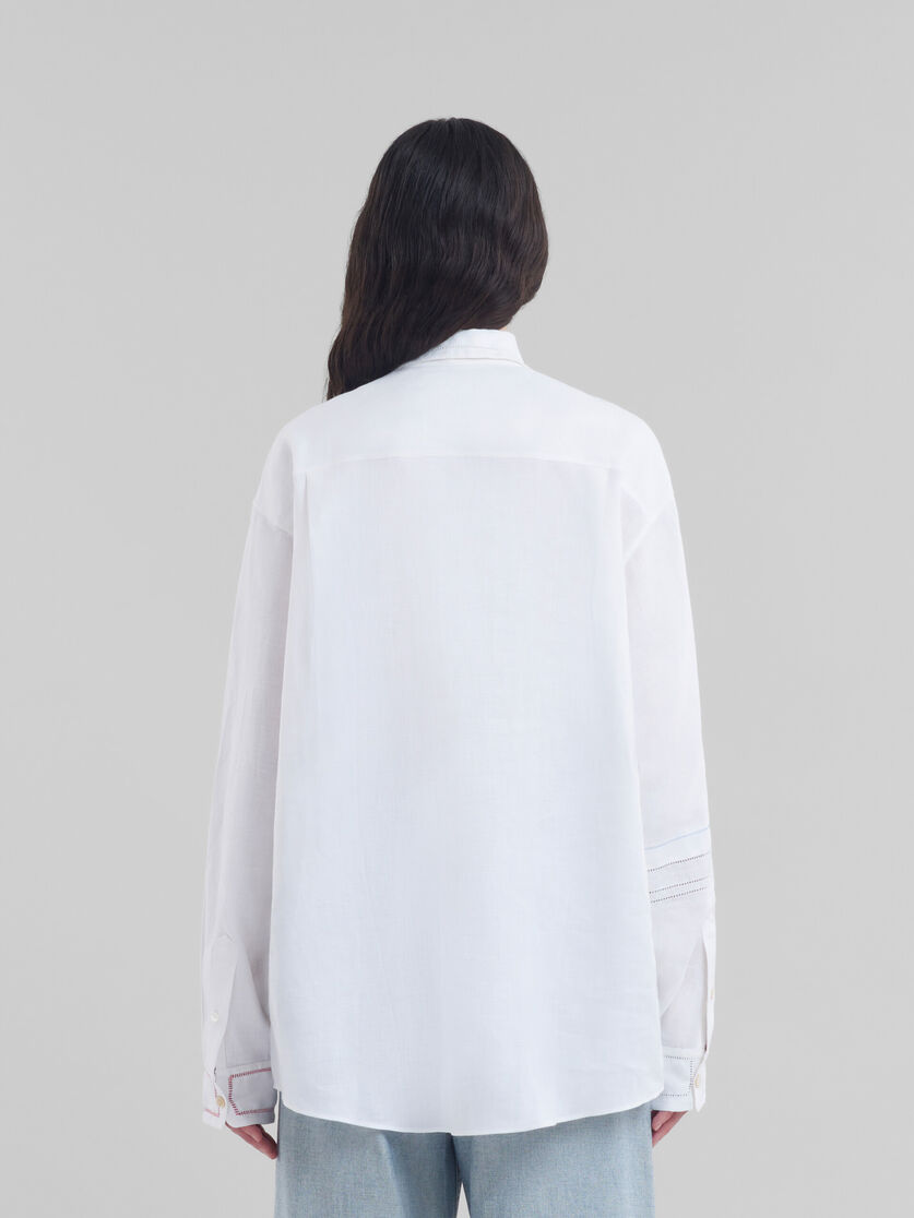 Camisa blanca de lino con bordado calado - Camisas - Image 3