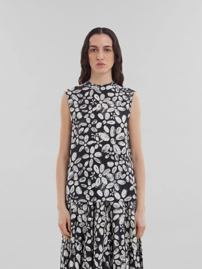 Black satin-back crêpe sleeveless top with Blooming print - Shirts - Image 2