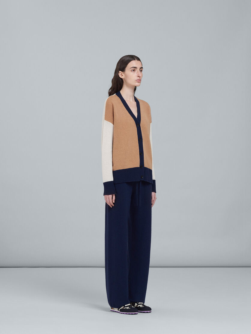 Cardigan in cashmere colorblock - Pullover - Image 5