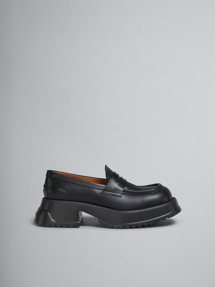 Black leather loafer with platform sole - Mocassin - Image 1