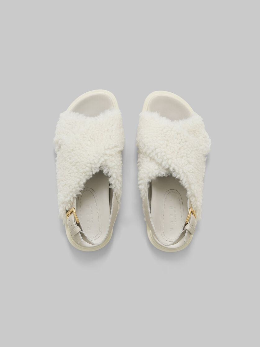 Mules Fussbett en shearling bouclé noir - Sandales - Image 4