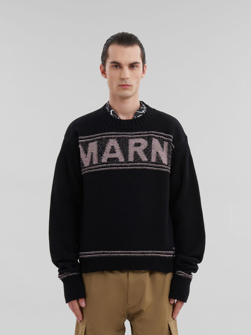 Pull en laine noire avec grand « Marni » en intarsia - pulls - Image 2