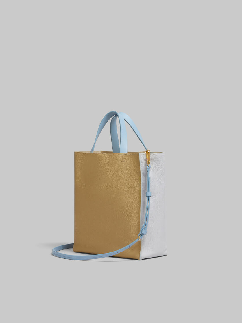 Mini-Tasche Museo Soft aus elfenbeinfarbenem und braunem Leder mit Marni-Flicken - Shopper - Image 2