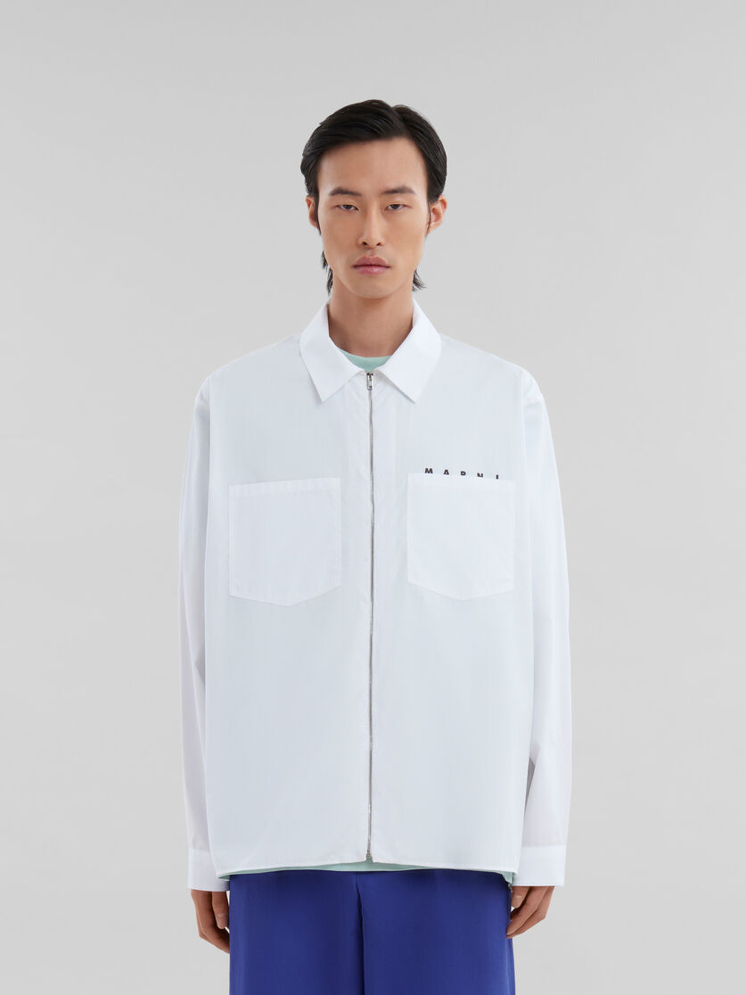 Chemise zippée en popeline biologique blanche avec logo dissimulé - Chemises - Image 2