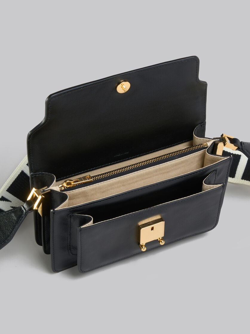 Brown leather E/W Soft Trunk Bag with logo strap - Shoulder Bag - Image 4