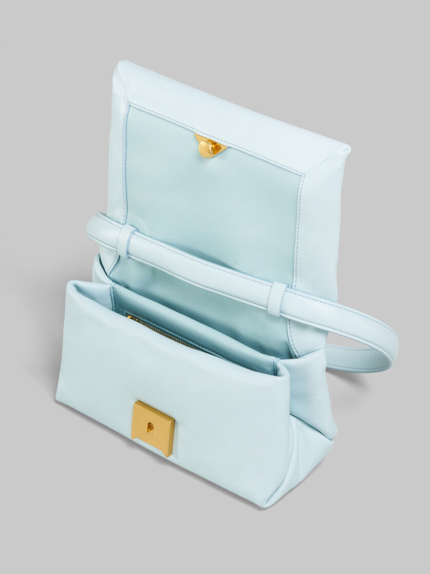 Kleine Tasche Prisma aus blauem Kalbsleder - Schultertaschen - Image 4