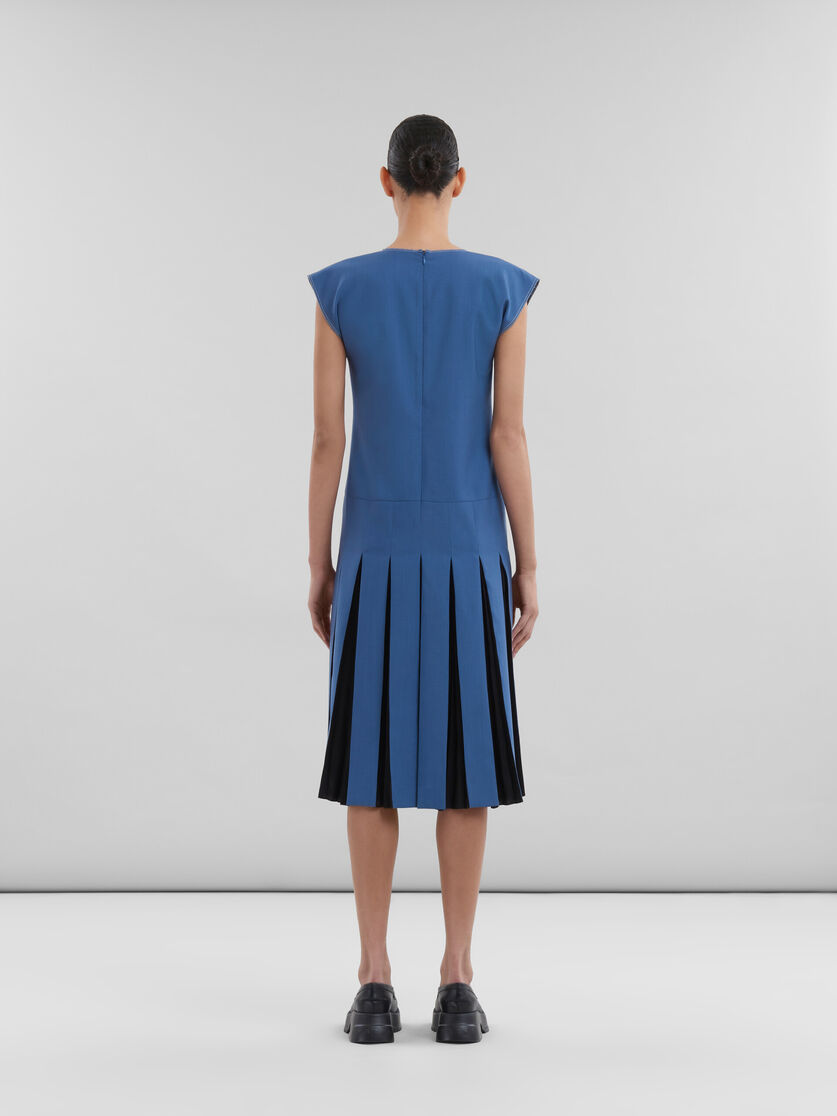 ブルー トロピカルウール製ドレス、コントラストプリーツ - ドレス - Image 3