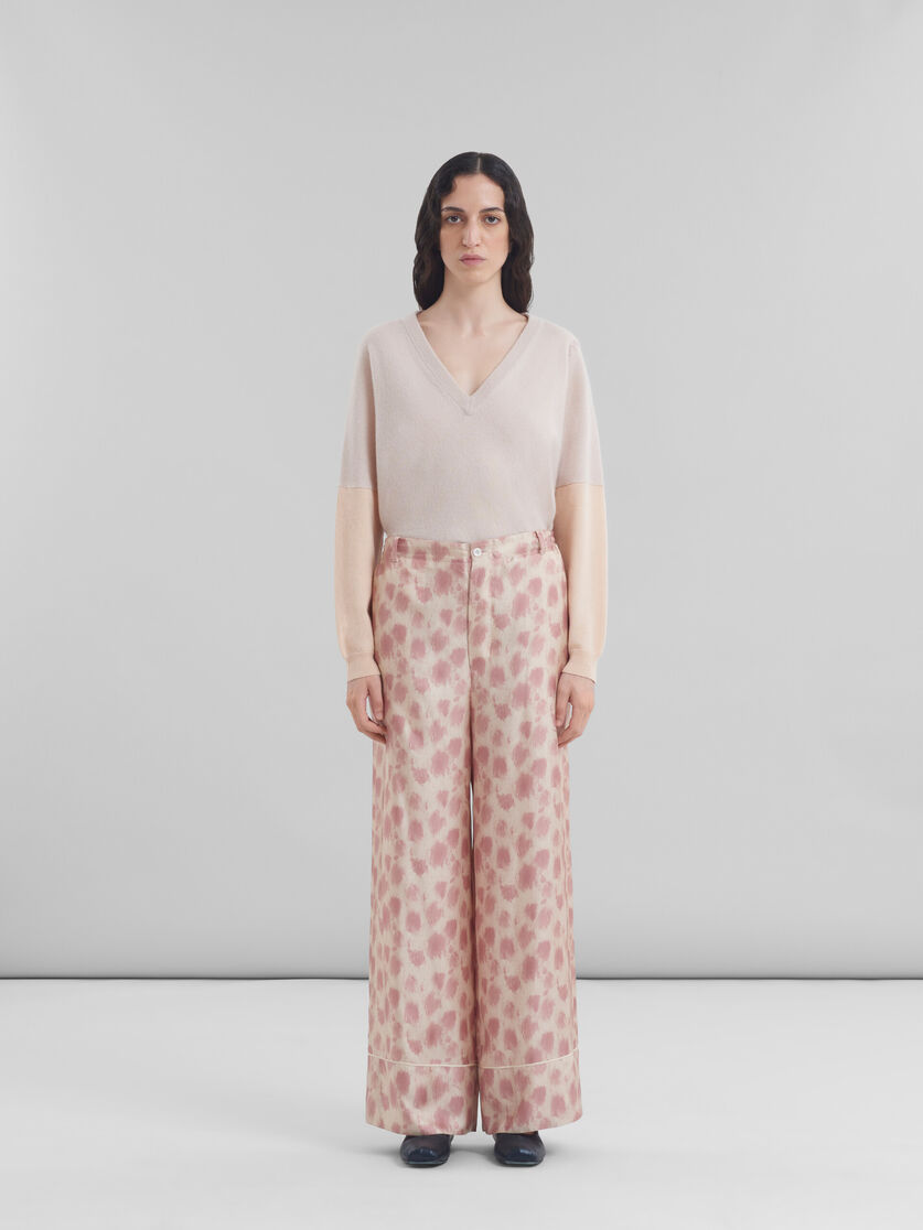 Dusty pink silk palazzo trousers with Crayon Leopard print - Pants - Image 2