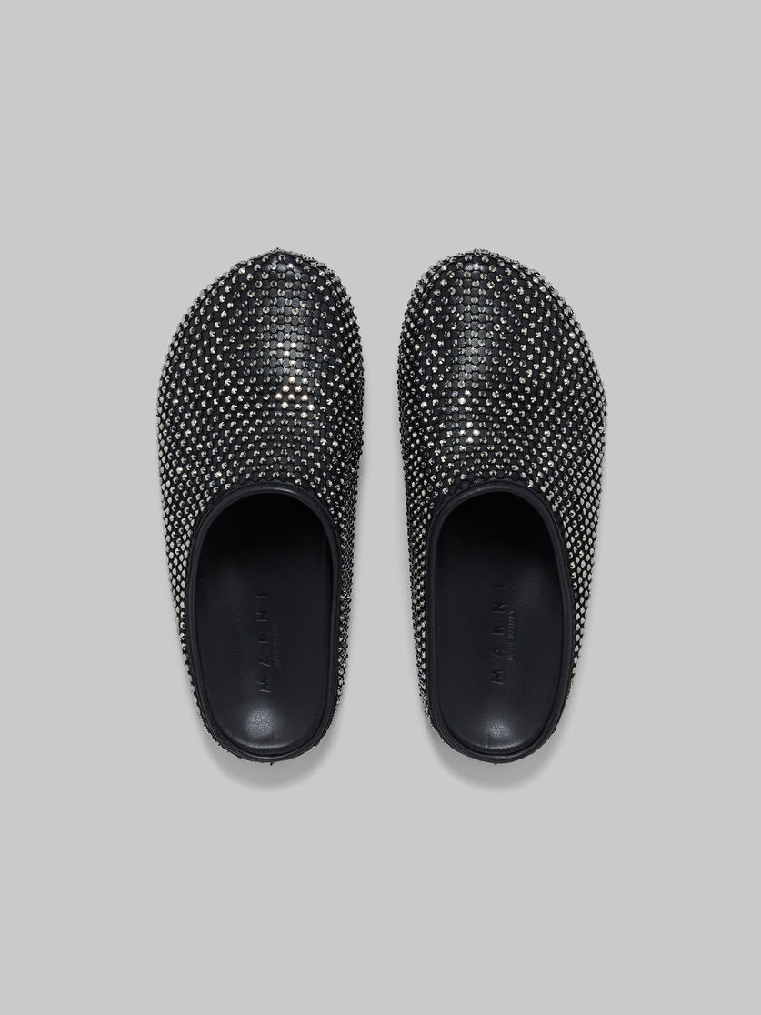 Schwarze Fußbett-Sabots aus Leder mit Strass - Holzschuhe - Image 4