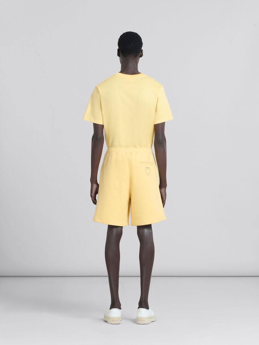 Bermudas de felpa de algodón orgánico amarillas con pespuntes Marni - Pantalones - Image 3