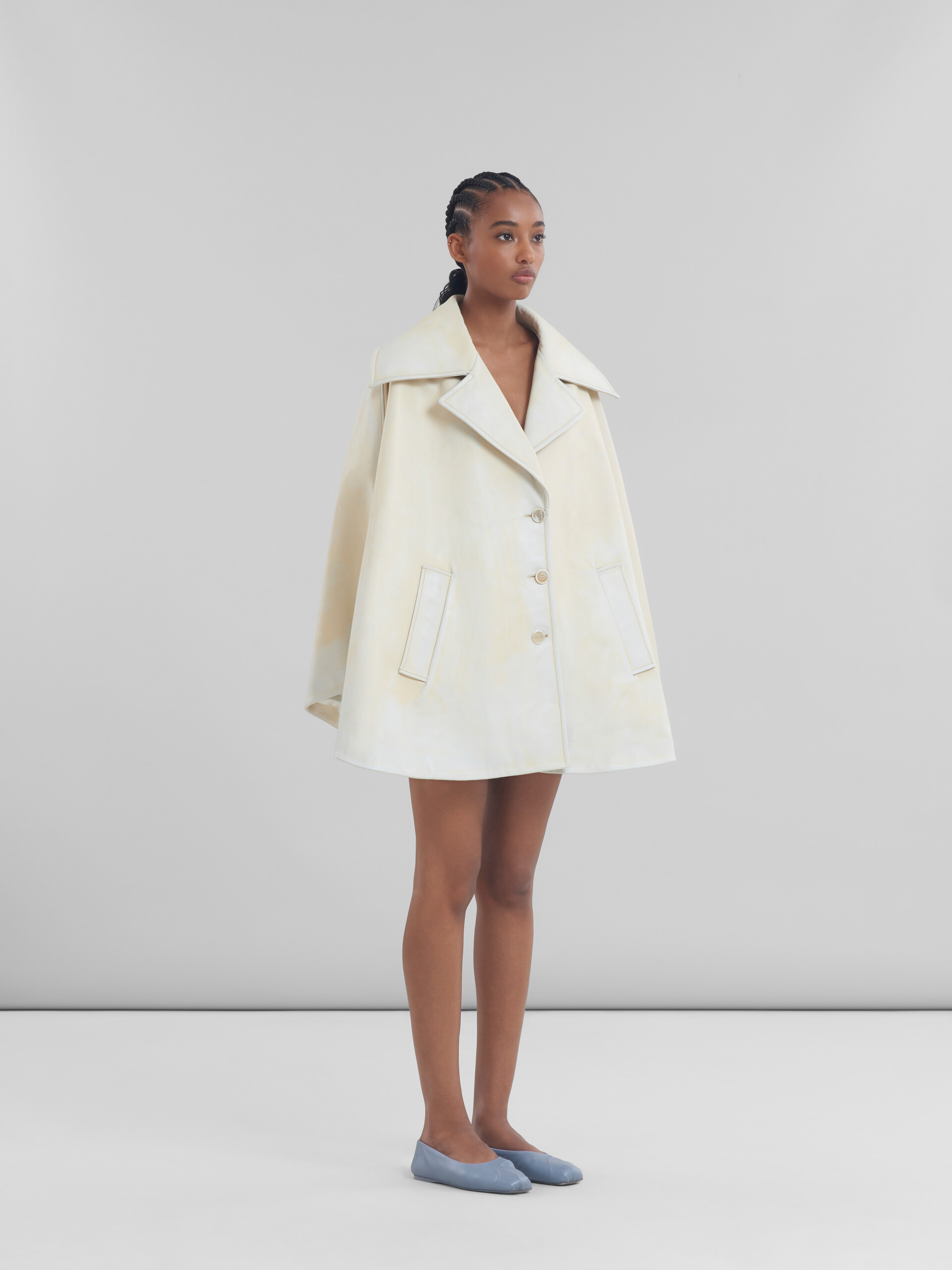 Light yellow leather cape - Coats - Image 6