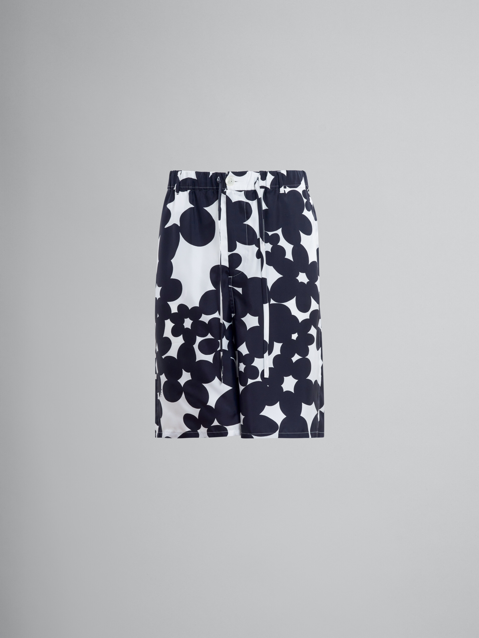 Silk Bermuda shorts with black and white Dillies print - Pants - Image 1