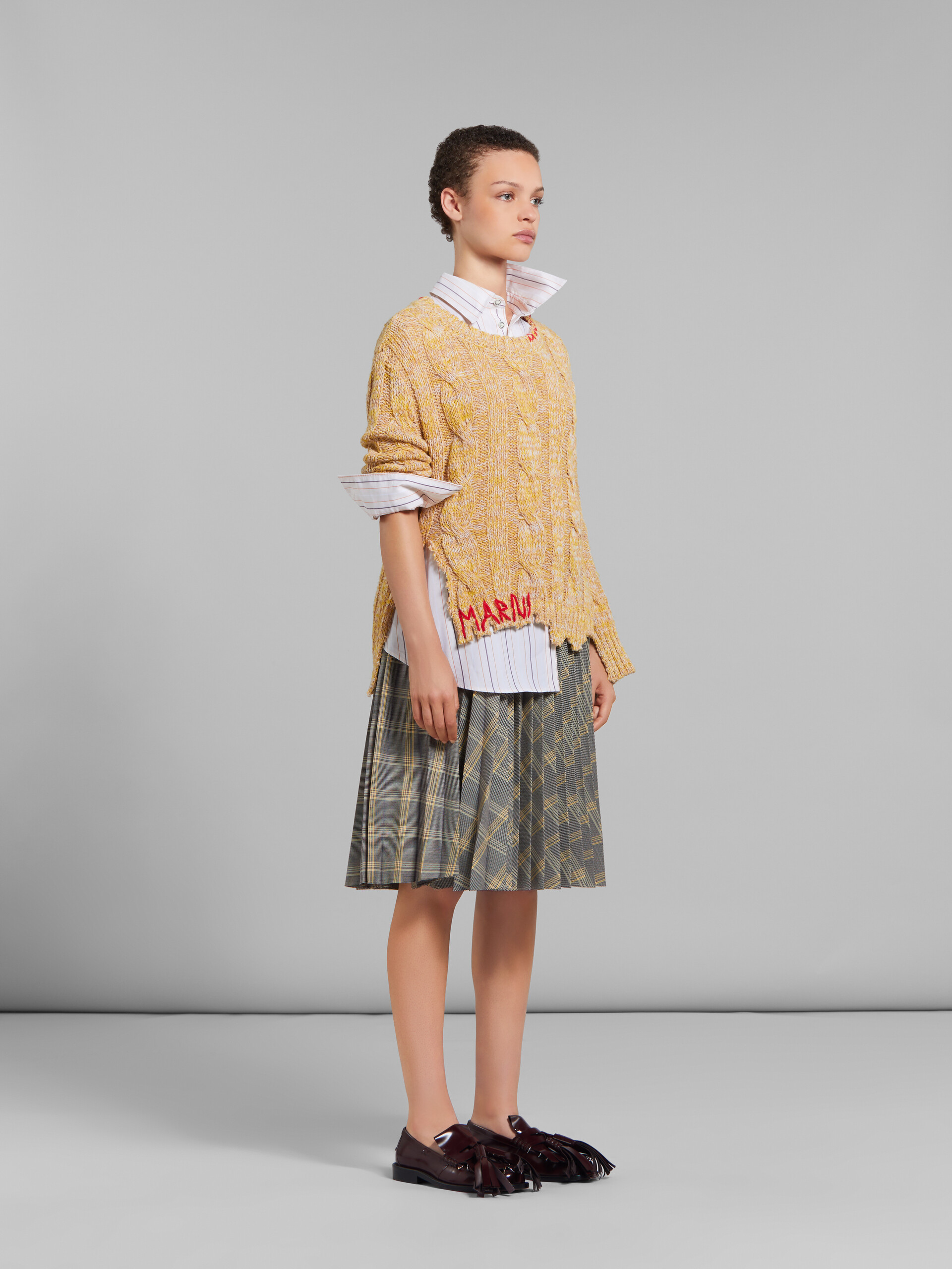 Gelber Pullover aus Mouliné mit Rändern in Destroyed-Optik - Pullover - Image 5