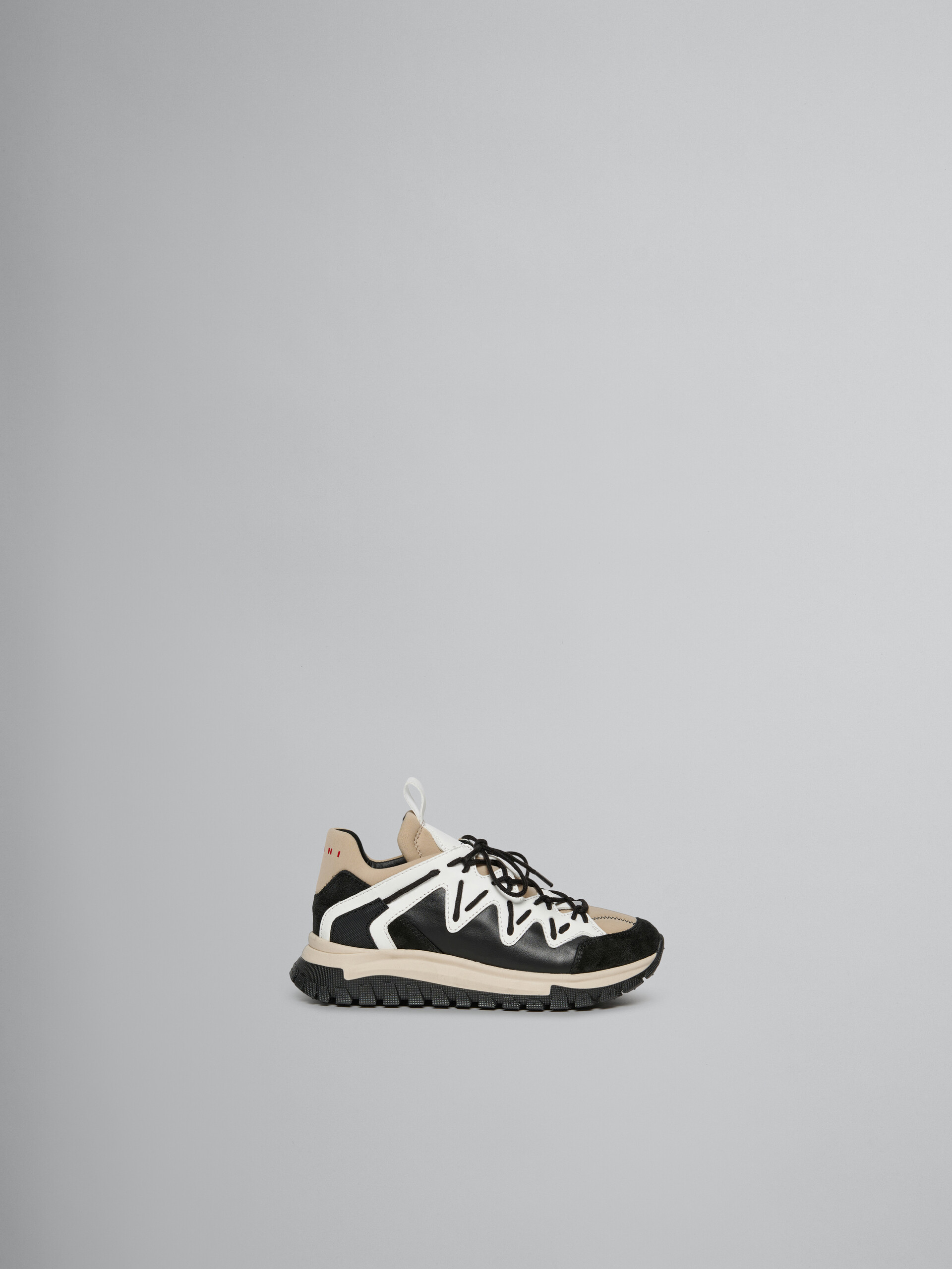 Sneaker runner nera, bianca e beige - Sneakers - Image 1