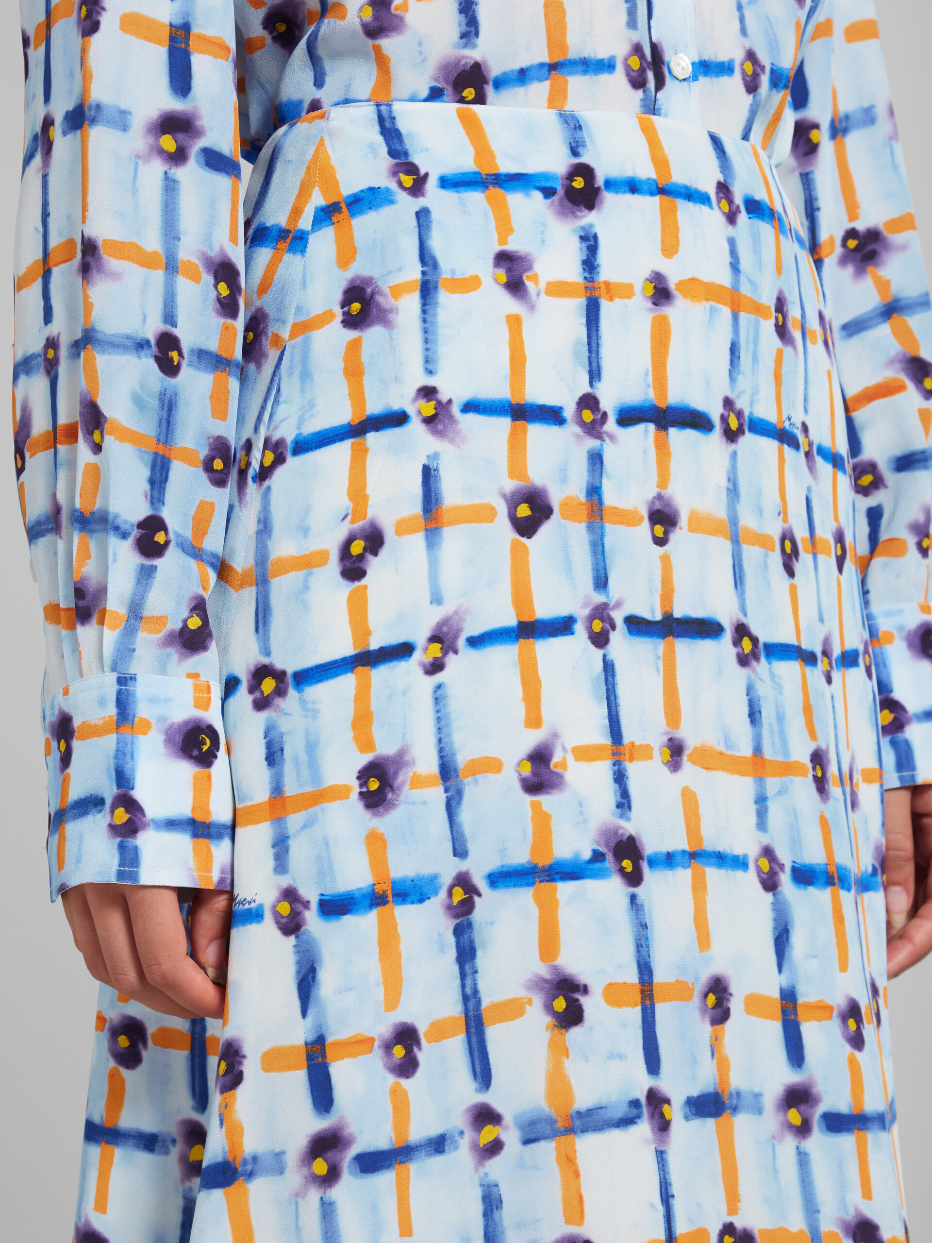 Falda midi azul claro de crepé de China con estampado Saraband - Faldas - Image 4
