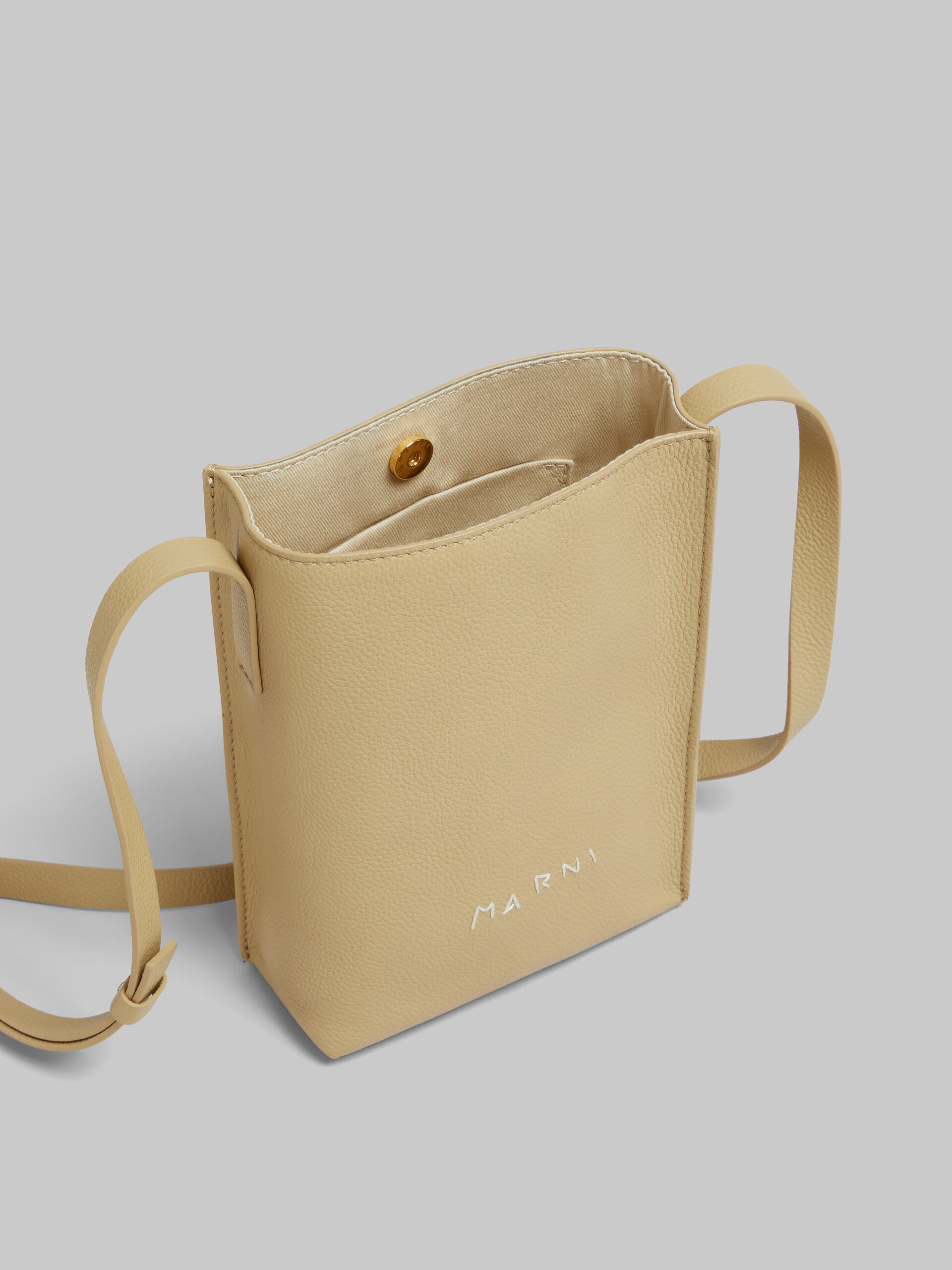 Museo Bag nano in pelle nera con ricamo Marni Mending - Borse a spalla - Image 3