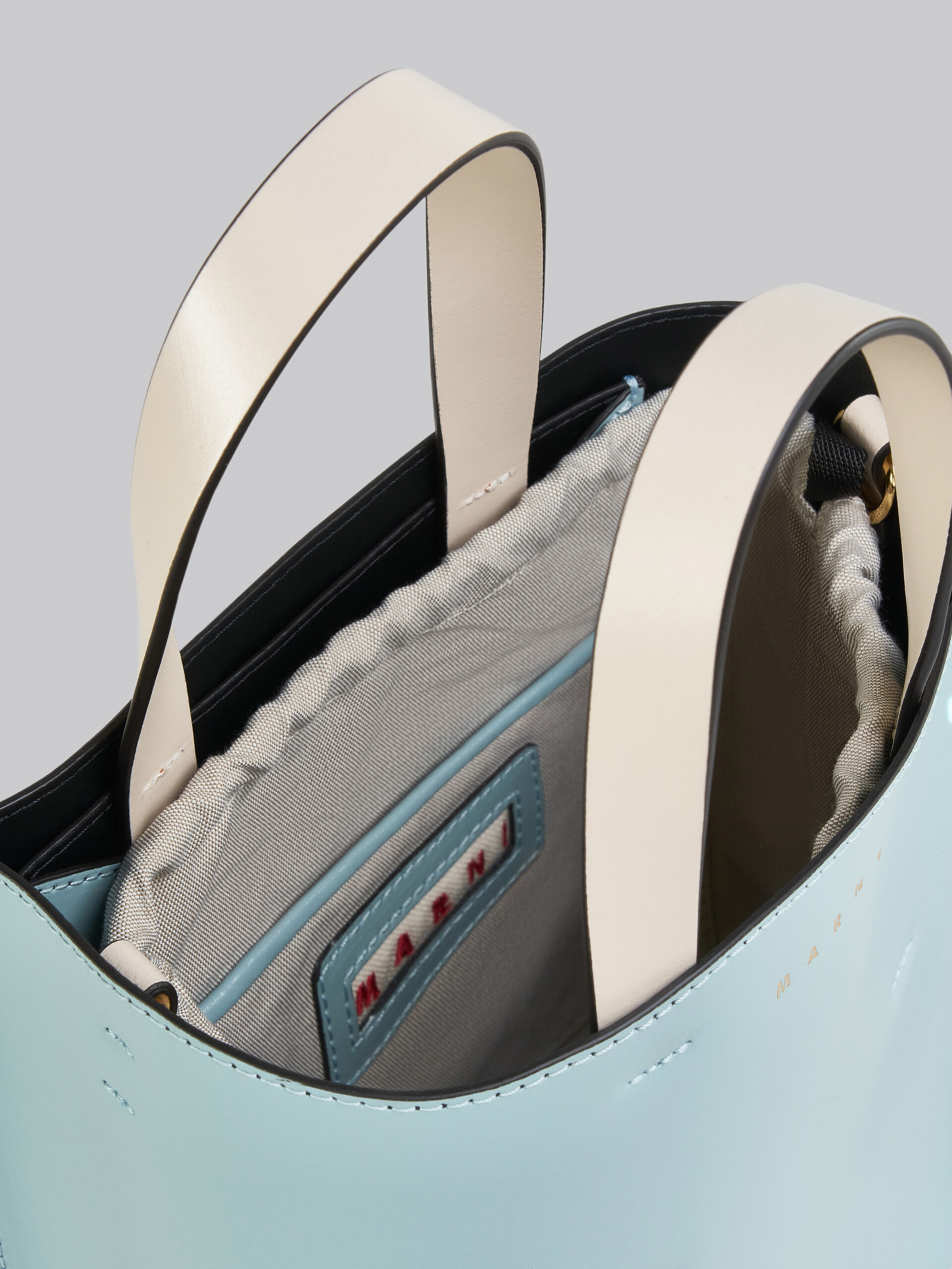 シャイニーカーフスキン MUSEO バッグ バイカラー ショルダーストラップ付き - ショッピングバッグ - Image 4