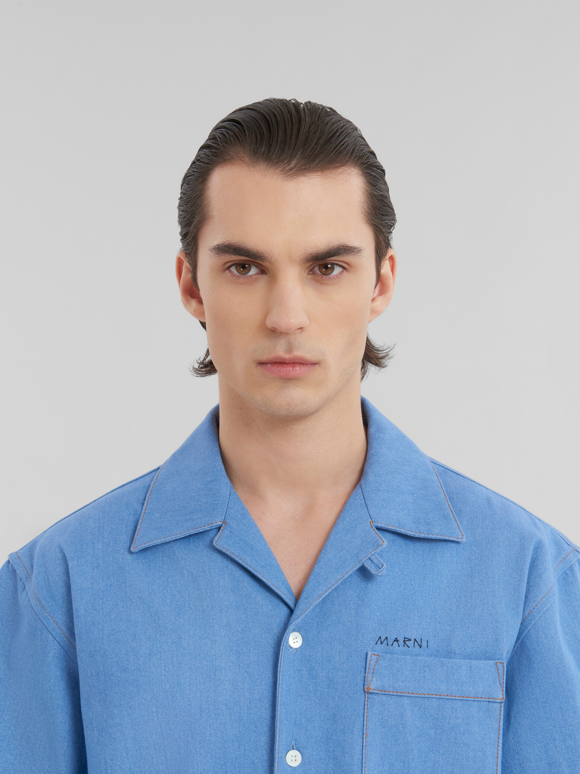 마르니 멘딩 로고 장식 블루 데님 볼링 셔츠 - 셔츠 - Image 4