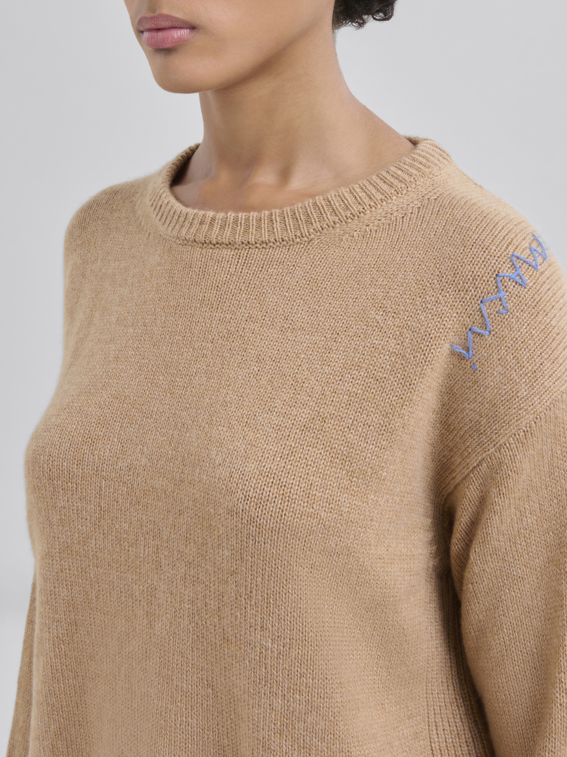 Indigoblauer Boxy-Pullover aus Kaschmir mit Marni Symbol Stickerei - Pullover - Image 4