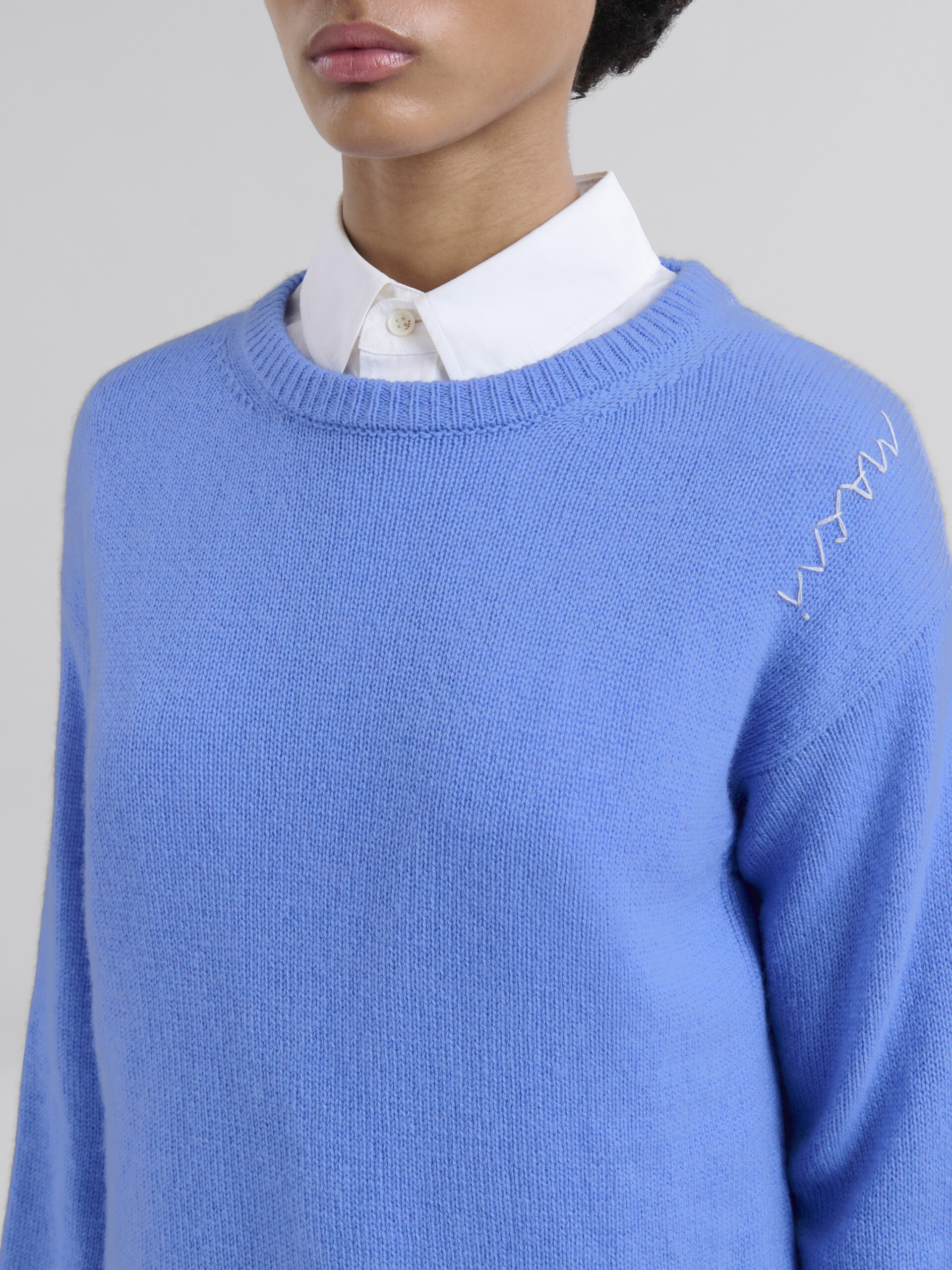 Indigo boxy cashmere jumper with Marni Symbol - Pullovers - Image 4