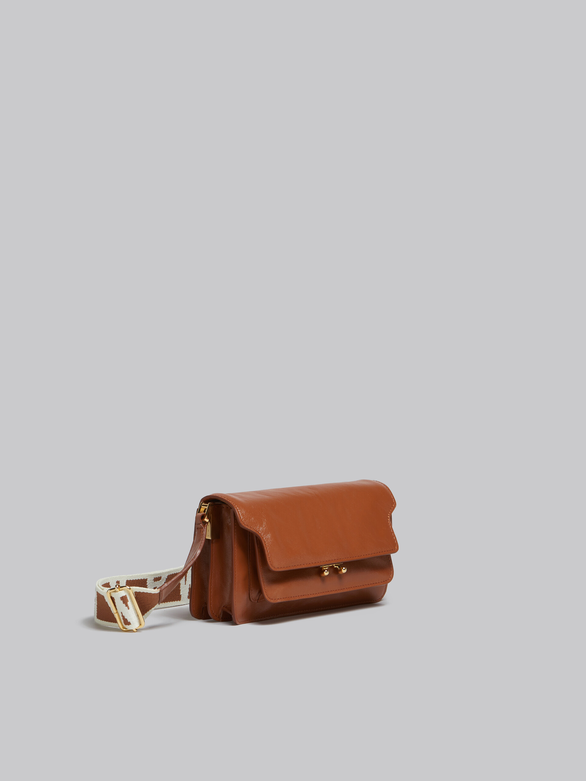 Brown leather E/W Soft Trunk Bag with logo strap - Shoulder Bag - Image 6