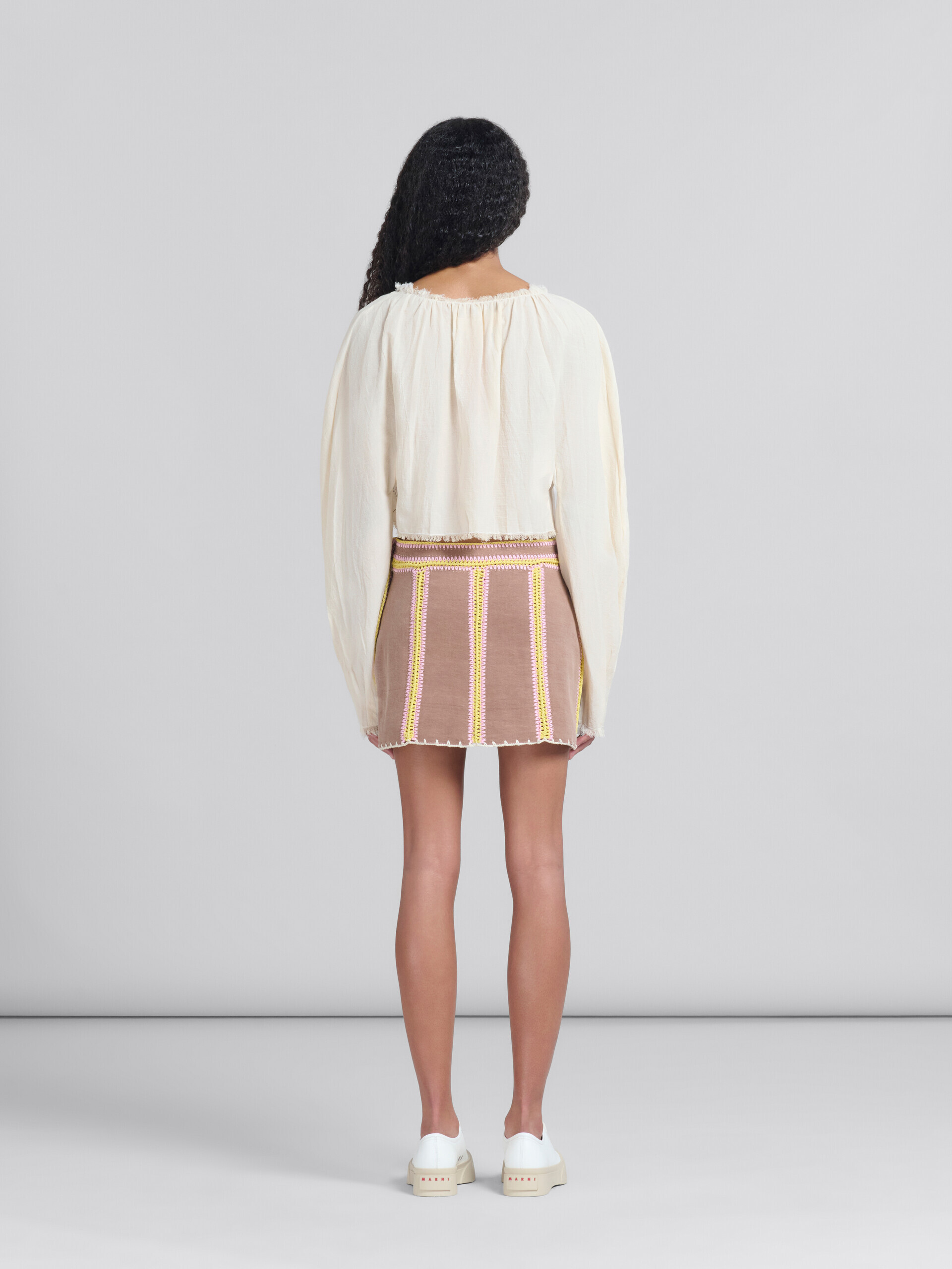 Minifalda de tejido vaquero orgánico marrón con detalles de ganchillo - Faldas - Image 3