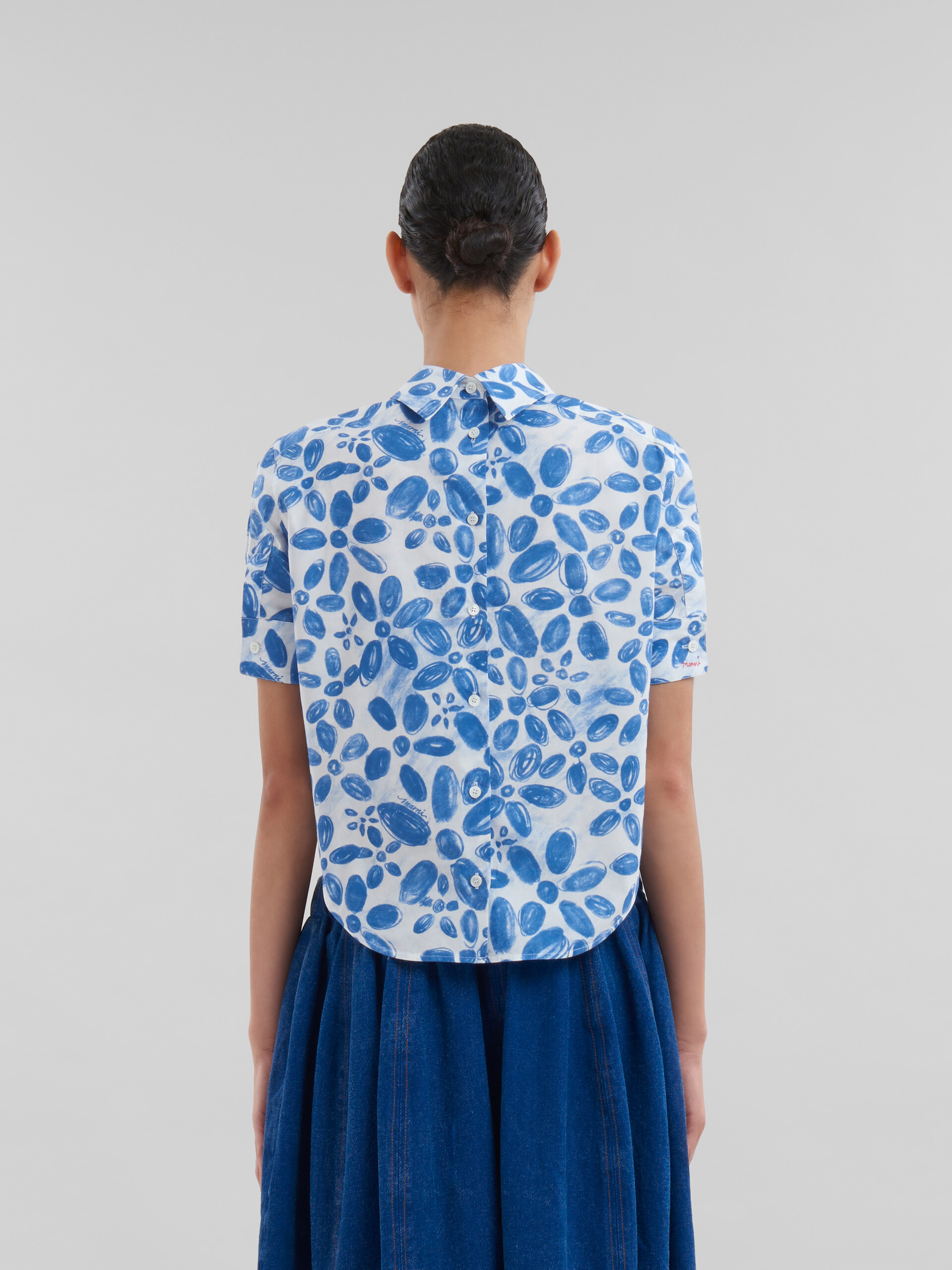 White organic poplin backwards shirt with Blooming print - Shirts - Image 3