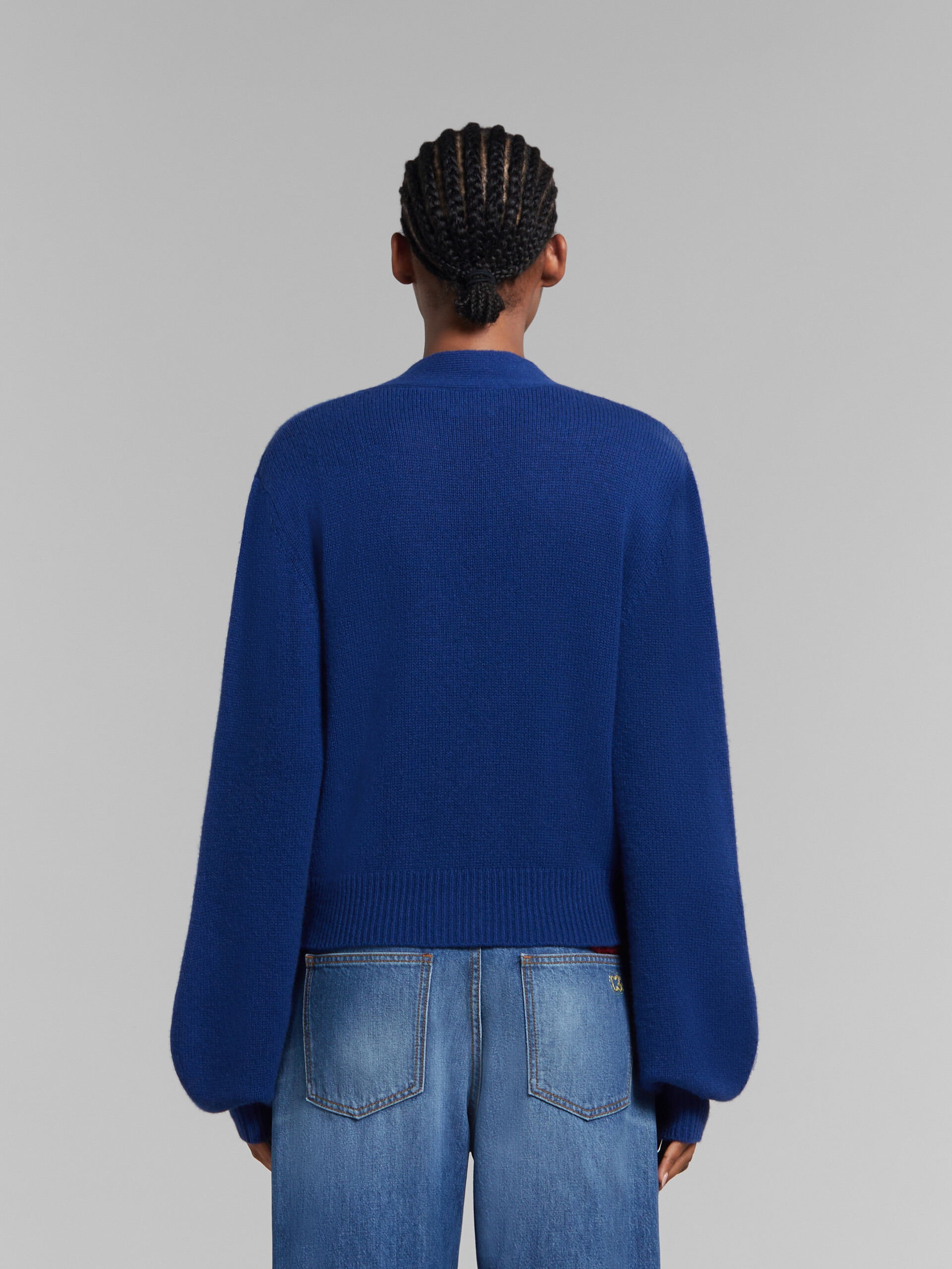 Cardigan en cachemire bleu avec patch effet raccommodé Marni - pulls - Image 3
