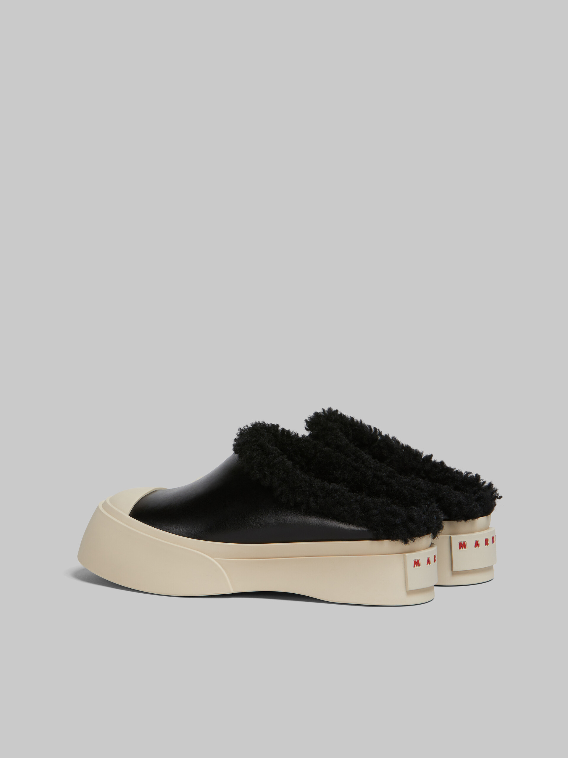 Schwarze Sabots Pablo aus Leder und Shearling - Sneakers - Image 3