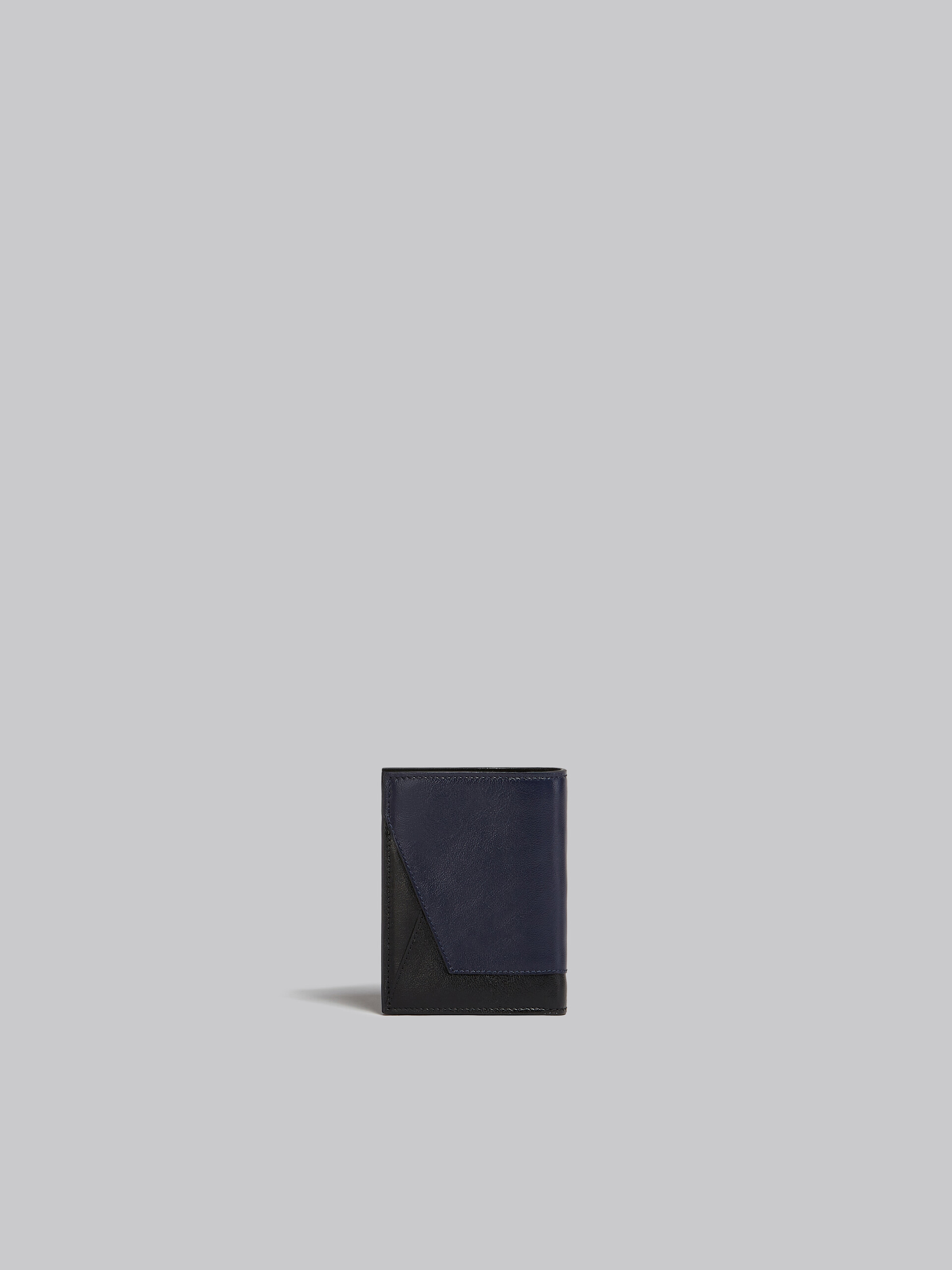ネイビーブルーとブラック レザー製二つ折りウォレット - 財布 - Image 3