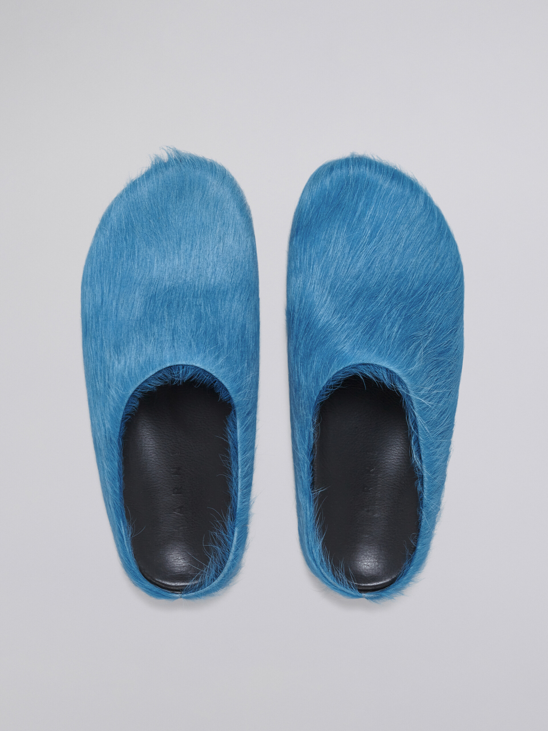 Mocassins ouverts sensation pieds nus en cuir de veau bleu - Sabots - Image 4