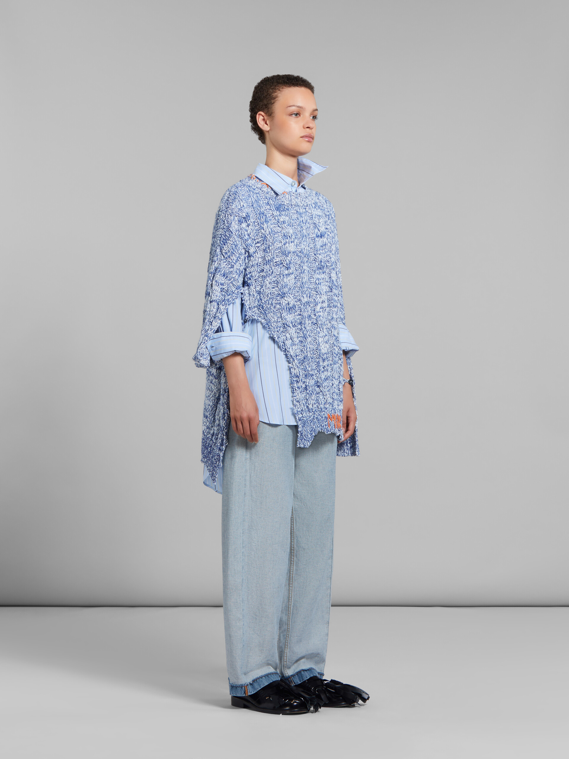 Blauer Pullover aus Mouliné mit Rändern in Destroyed-Optik - Pullover - Image 5