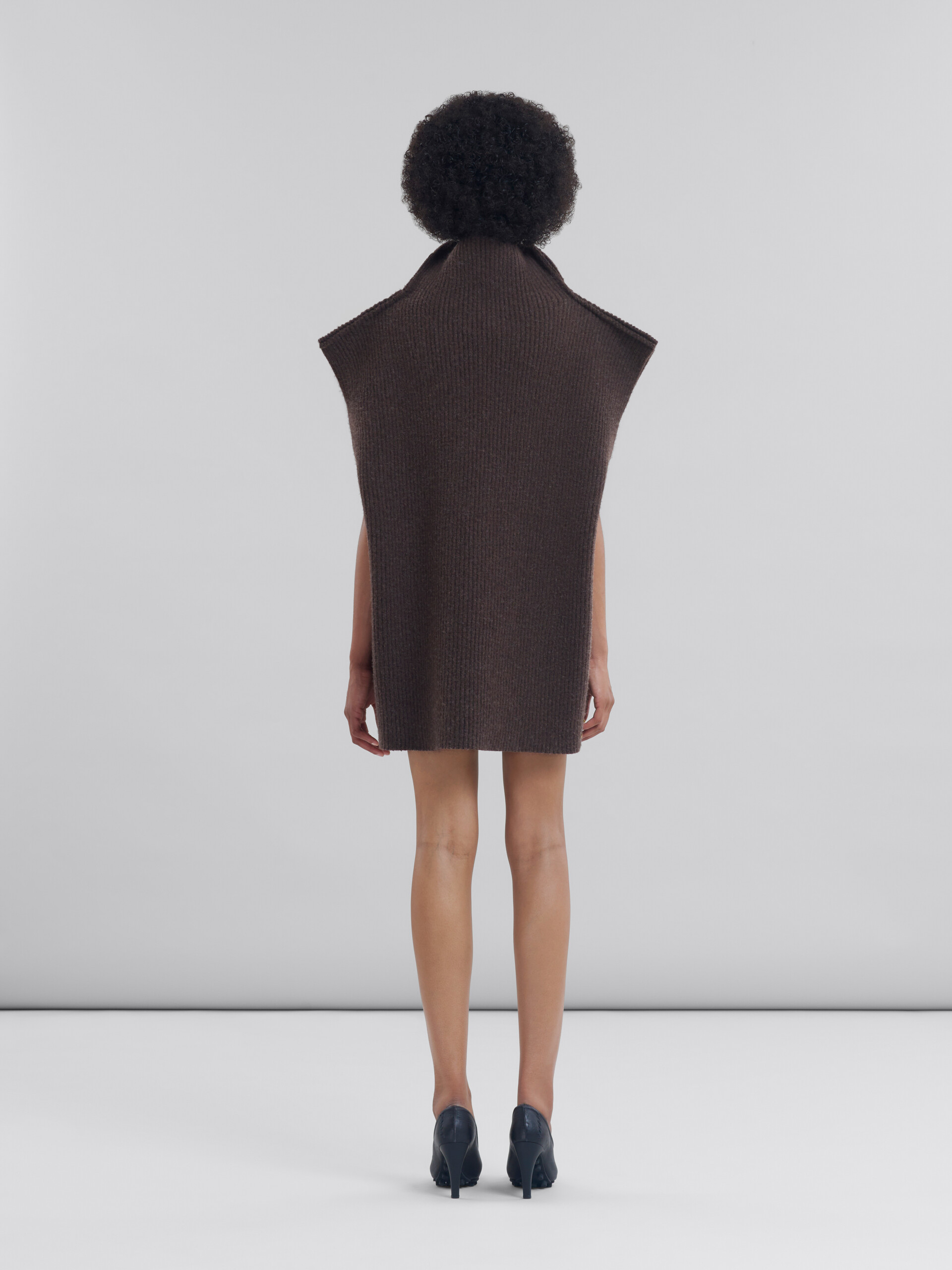 Ribbed brown wool vest - Pullovers - Image 3