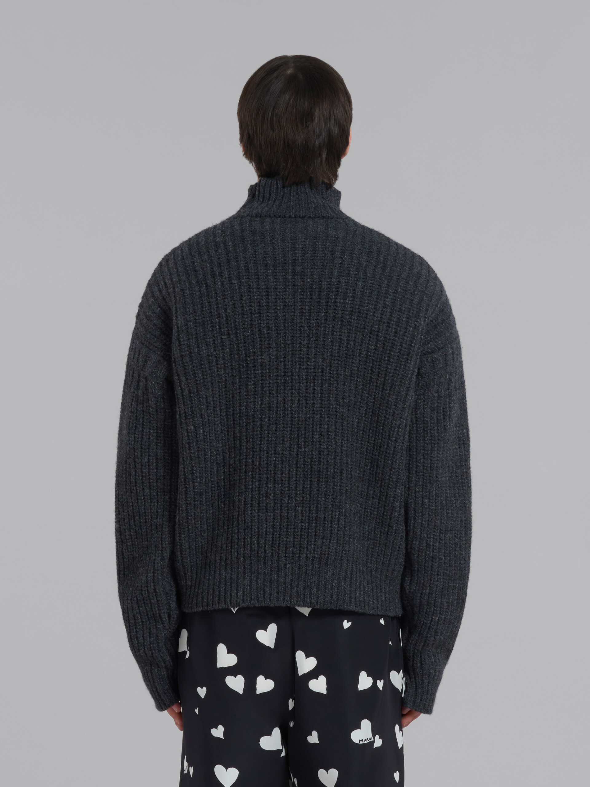Maglione in lana vergine grigia con fondo effetto rovinato - Pullover - Image 3