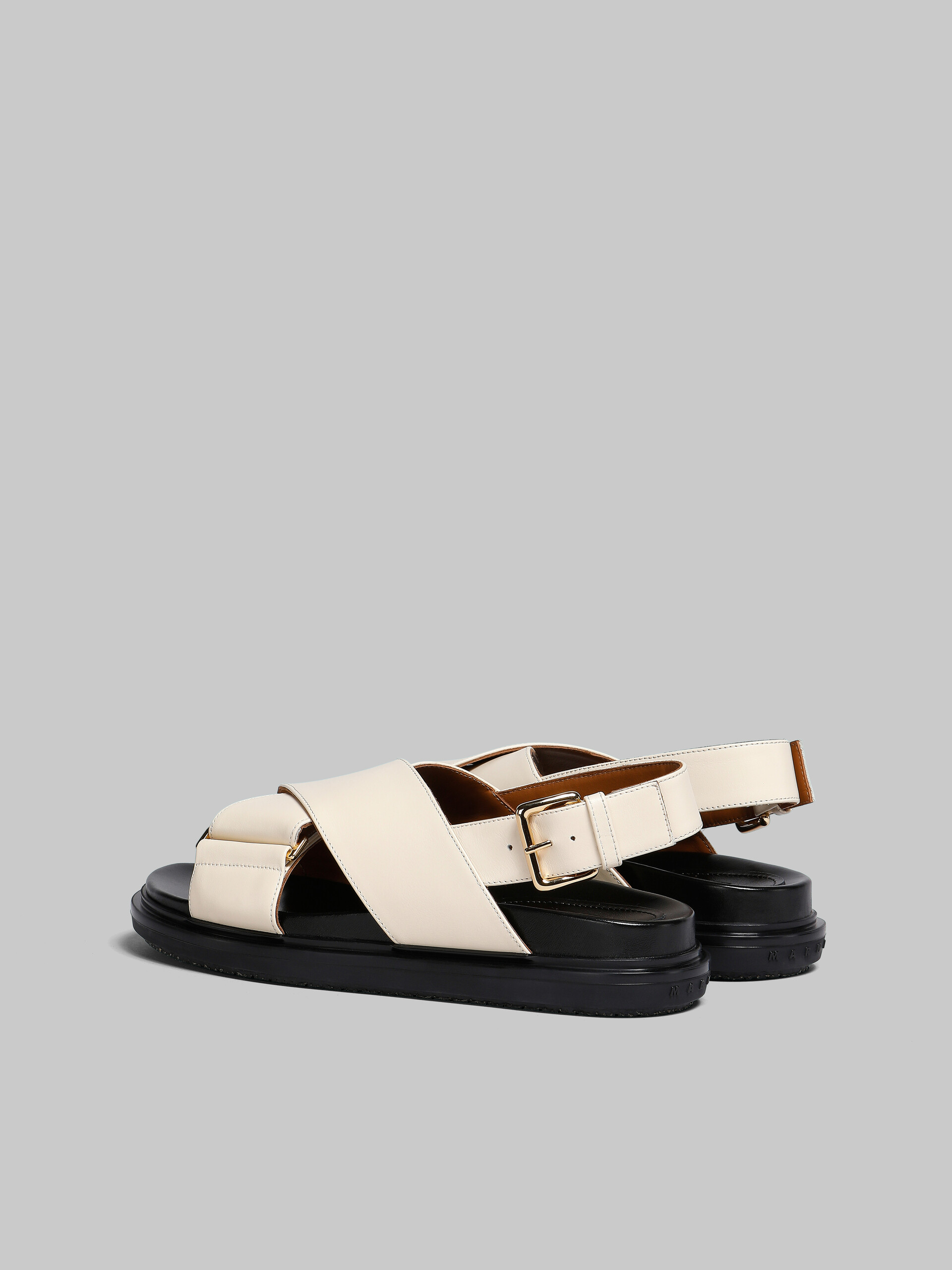 Braune Fußbett-Sandalen aus Leder - Sandalen - Image 3