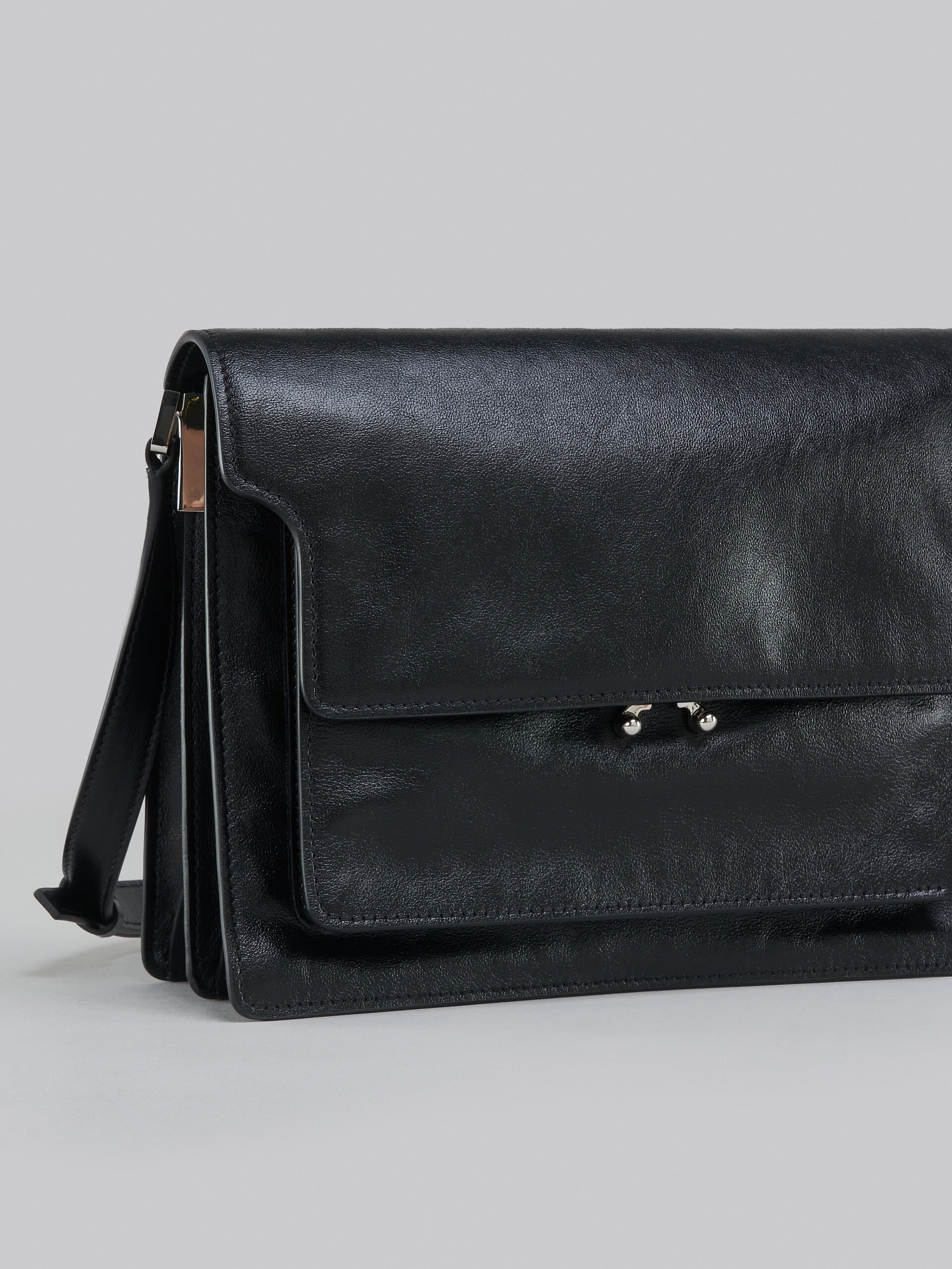 Große Tasche Trunk Soft aus schwarzem Leder - Schultertaschen - Image 5