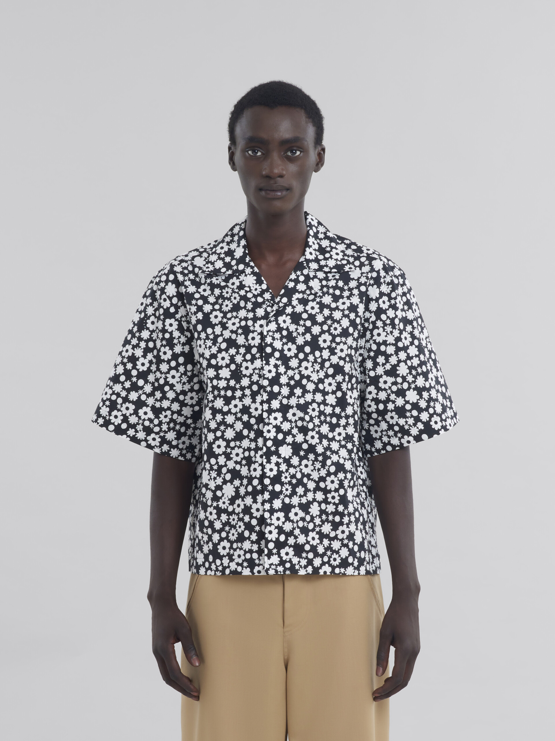 Black and white boxy shirt with Pop Fields motif - Shirts - Image 2