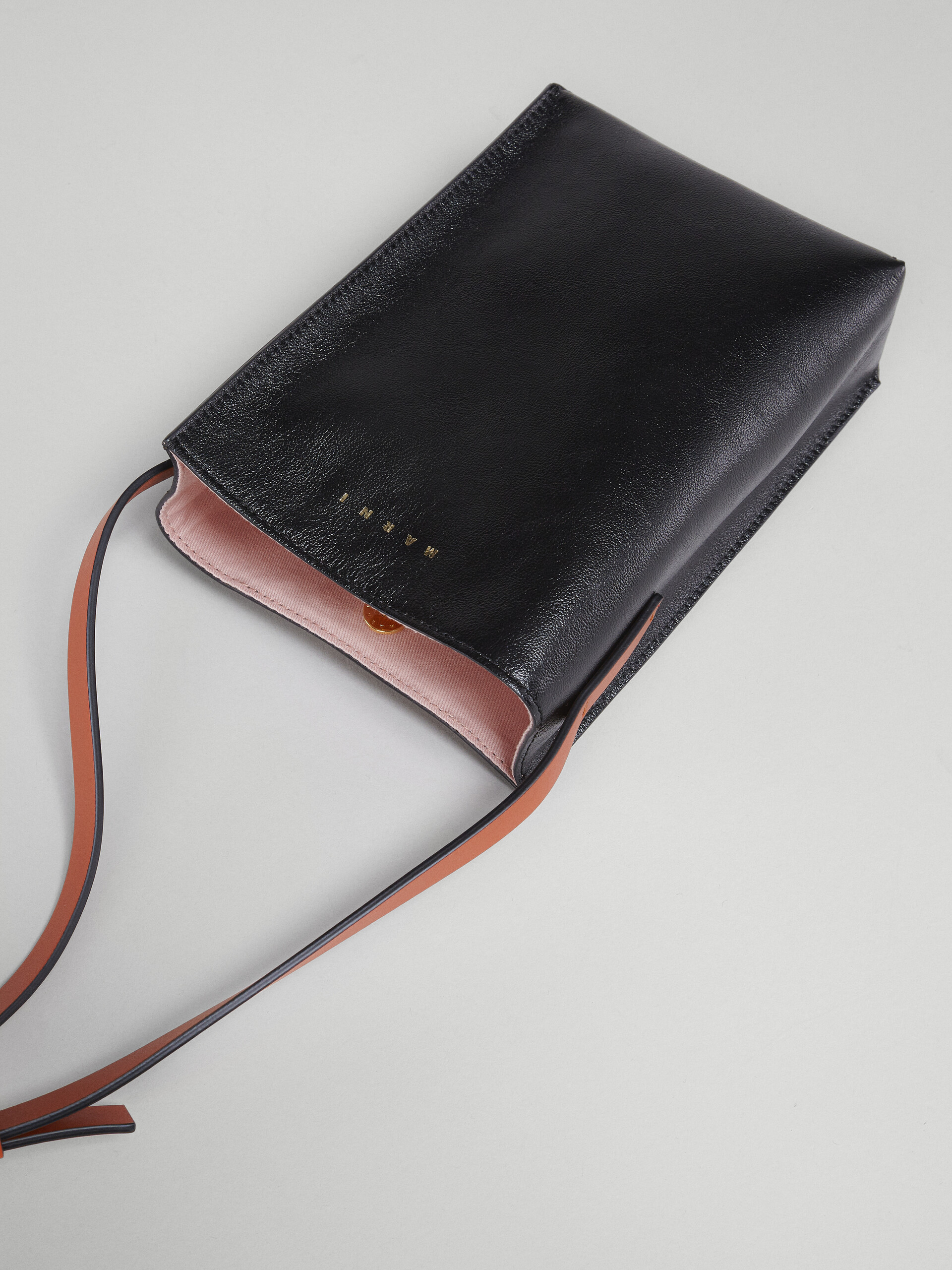 Museo Soft Bag Nano in pelle nera e grigia - Borse a spalla - Image 4
