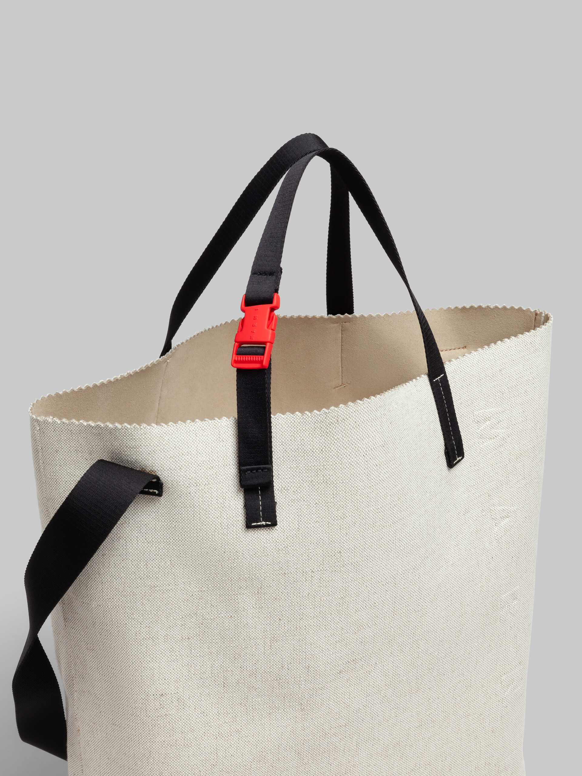 Schwarzer Shopper Tribeca aus Canvas mit erhabenem Marni-Logo - Shopper - Image 4