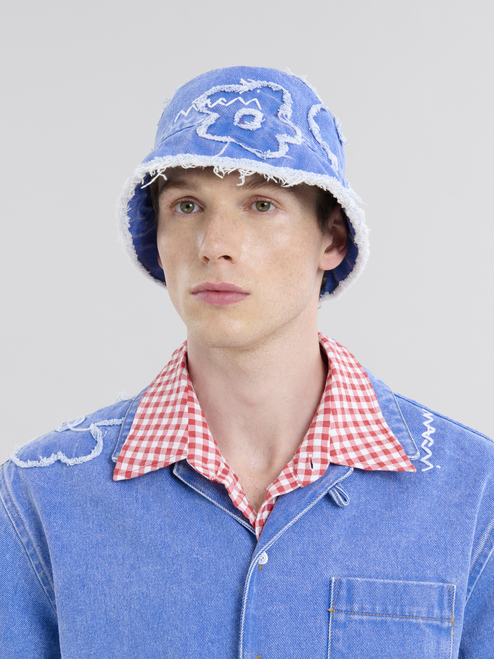 Light blue denim bucket hat with Dillies patch details - Hats - Image 2