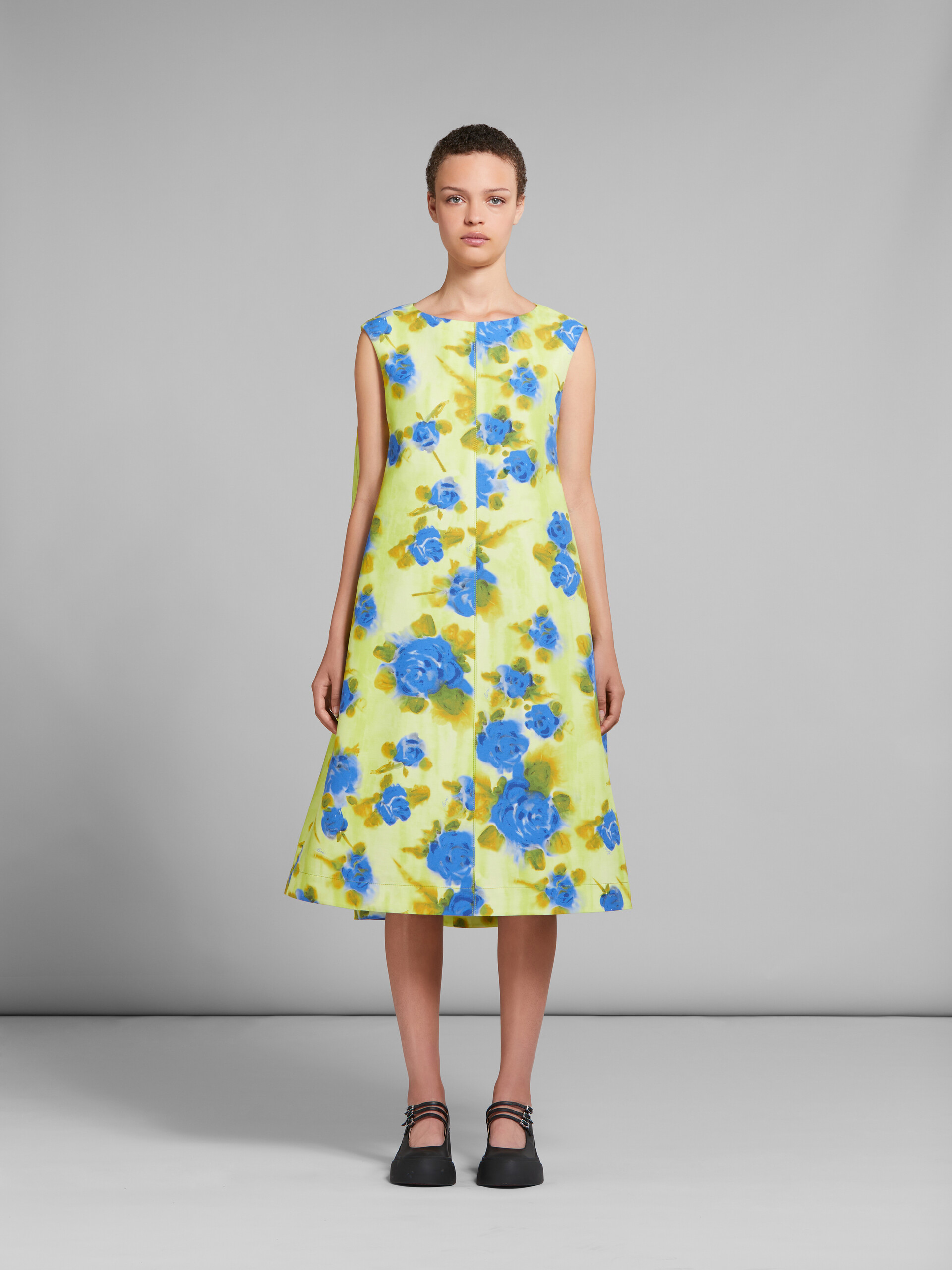 Gelbes Kokonkleid aus Cady mit Idyll-Print - Kleider - Image 2